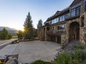 Luxury By The Lake